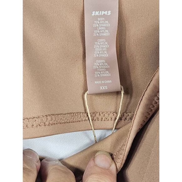 Skims bandeau swim top Nwt - Picture 2 of 6